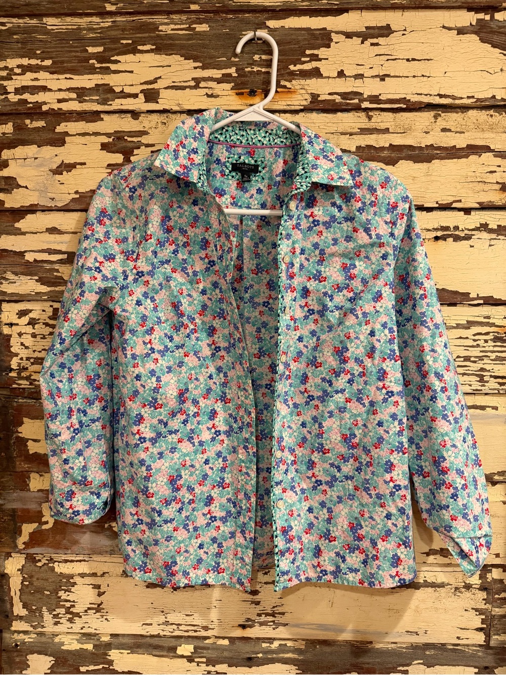 Talbots Floral Button-Front Shirt SIZE PETITE SMALL.